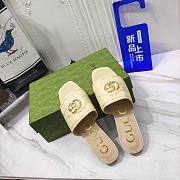 Gucci beige GG leather slippers - 6