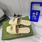 Gucci beige GG leather slippers - 3