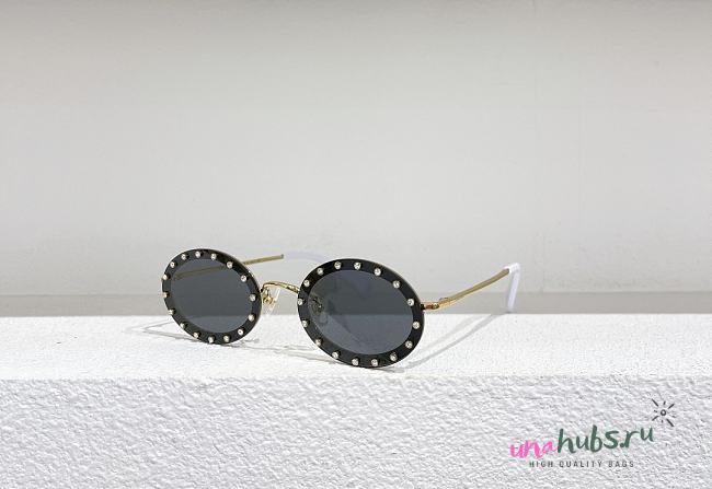 Valentino round sunglasses ( 5 colors) - 1