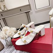 Valentino Garavani white Stud heel leather sandals - 2