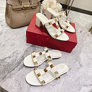 Valentino Garavani white Stud heel leather sandals - 3