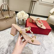 Valentino Garavani beige stud heel leather sandals - 4