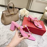 Valentino Garavani pink stud heel leather sandals - 4