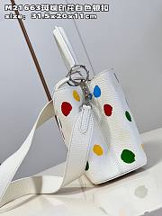  Louis Vuitton x YK Capucines MM M21637 White Leather Bag - 3