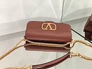 Valentino Garavani Locò brown leather crossbody bag - 6