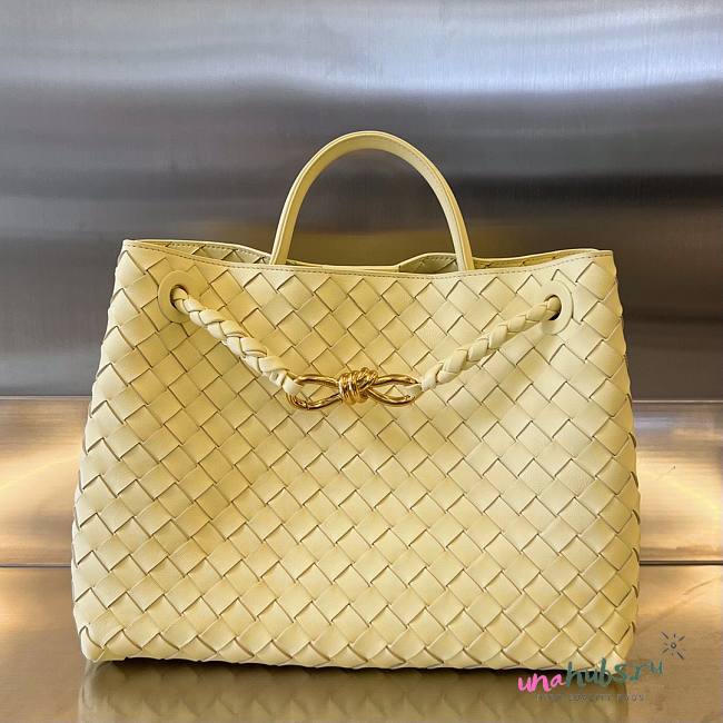 Bottega Veneta Andiamo yellow medium bag - 1