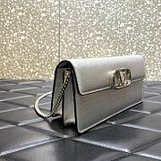 Valentino Vlogo silver grainy calfskin wallet with chain - 4