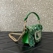 Valentino Garavani green sequin-embellished shoulder bag - 5