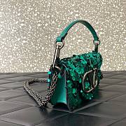 Valentino Garavani dark green sequin-embellished shoulder bag - 3