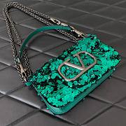 Valentino Garavani dark green sequin-embellished shoulder bag - 6