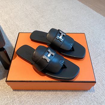 Hermes galerie black leather sandals