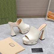 Gucci Janaya 95 GG-studded white leather platform heels - 2