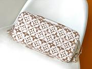 Louis Vuitton New Neverfull MM Beige M22980 Bag - 5