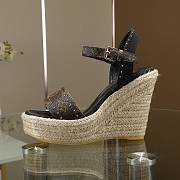 Louis Vuitton raffia open toe flatform sandals ( 2 colors) - 4