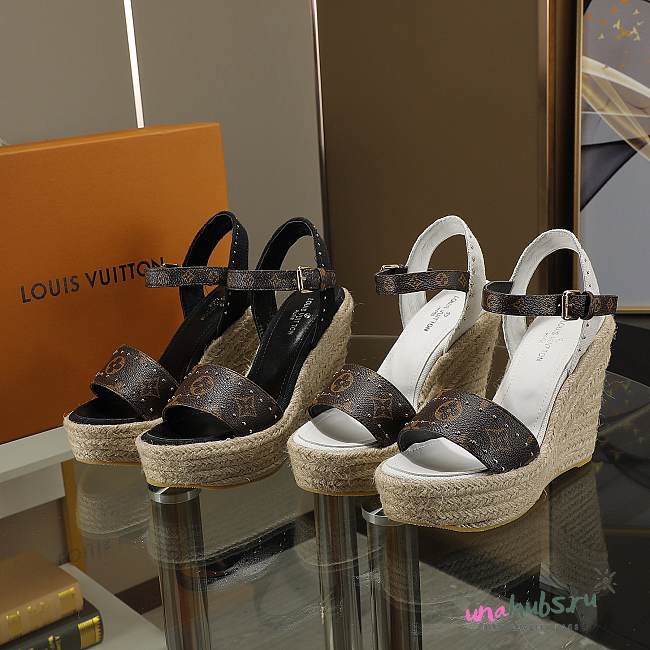 Louis Vuitton raffia open toe flatform sandals ( 2 colors) - 1