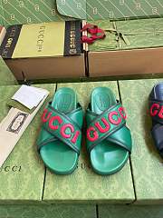 Gucci bold logo green leather sandals - 2