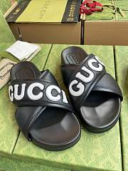 Gucci bold logo black leather sandals  - 2