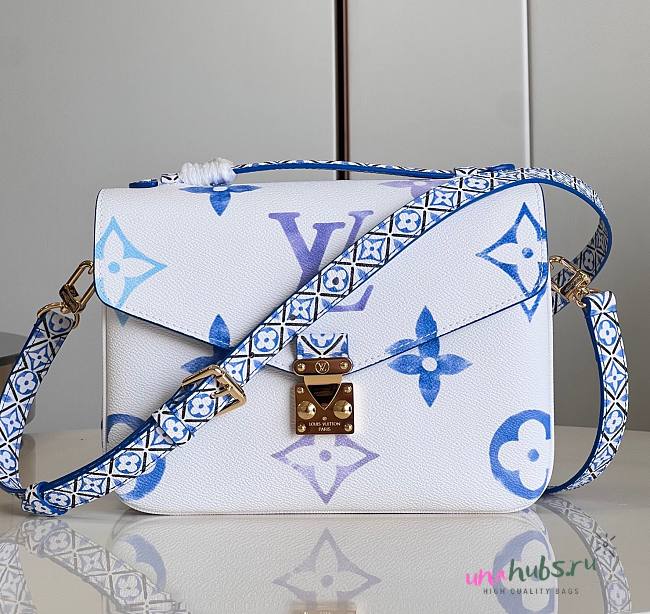 Louis Vuitton New Pochette Métis MM Blue Leather M23055 Bag - 1