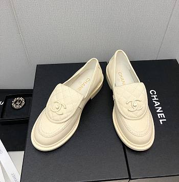 Chanel beige loafer