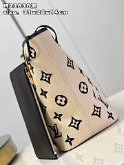 Louis Vuitton Neverfull MM Beige Bag  - 2