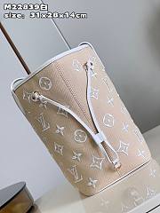 Louis Vuitton Neverfull MM White Bag - 4