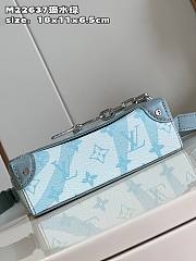 Louis Vuitton Steamer Wearable Wallet M22637  - 6