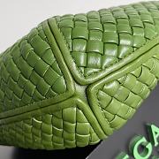 Bottega Veneta Small Green Clicker Shoulder Bag - 2