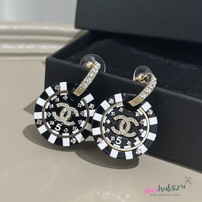 Chanel black game earings  - 1