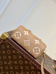 Louis Vuitton nano speedy beige bag - 5