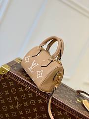 Louis Vuitton nano speedy beige bag - 4