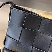 Bottega Veneta Cassette Pouch On Strap Black Leather Bag - 3