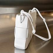 Bottega Veneta Cassette Pouch On Strap White Leather Bag - 6