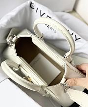 Givenchy Antigona stretch mini white leather bag  - 3