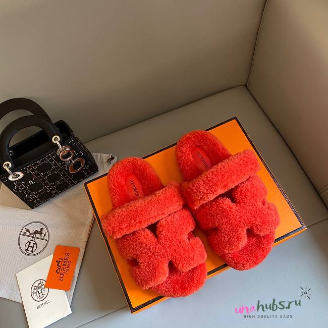 Hermes Chypre teddy orange sandal - 1