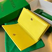 Bottega Veneta yellow intrecciato card holder  - 3