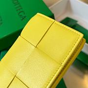 Bottega Veneta yellow intrecciato card holder  - 2