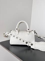 Balenciaga Le Cagole Duffle small white bag - 5