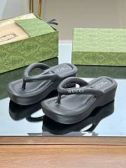 Gucci platform black sandals - 4