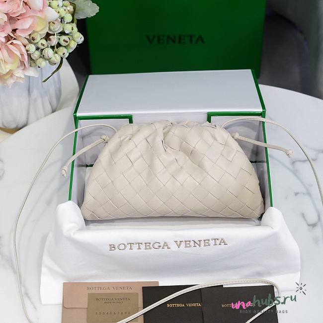 Bottega Veneta Pouch Mini White Leather Clutch - 1