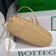 Bottega Veneta Pouch Mini Beige Leather Clutch - 4