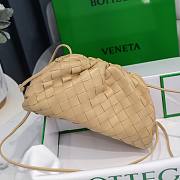 Bottega Veneta Pouch Mini Beige Leather Clutch - 3