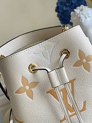 Louis Vuitton Neonoe MM Monogram Cream Bag - 5