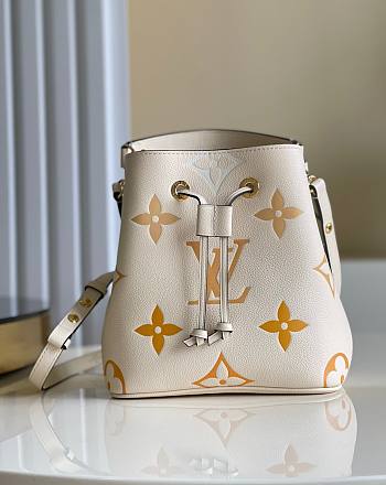 Louis Vuitton Neonoe MM Monogram Cream Bag