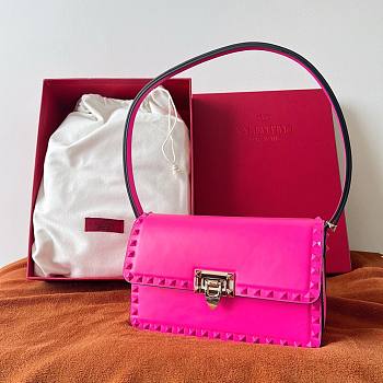 Valentino rockstud23 smooth pink shoulder bag 