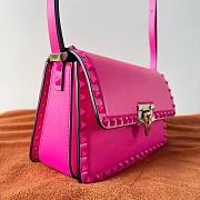 Valentino rockstud23 smooth pink shoulder bag  - 3