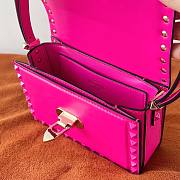 Valentino small rockstud23 smooth pink shoulder bag - 4