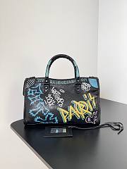 BALENCIAGA GRAFFITI CLASSIC CITY 5600 - 4