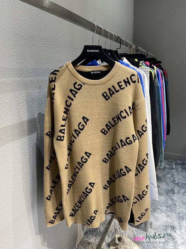 Balenciaga beige intarsia logo jumper sweater - 1