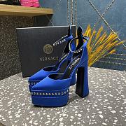 Versace Aevitas Pointy stud blue leather platform pumps - 4