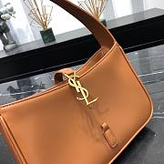 YSL LE 5 À 7 hobo brown leather bag - 4